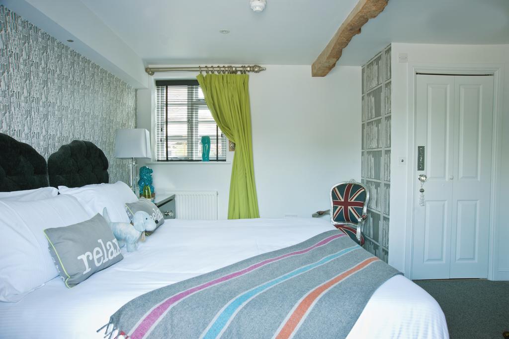 The Bell, Alderminster Stratford-upon-Avon Room photo