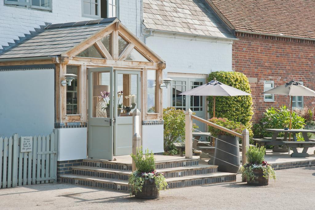 The Bell, Alderminster Stratford-upon-Avon Exterior photo